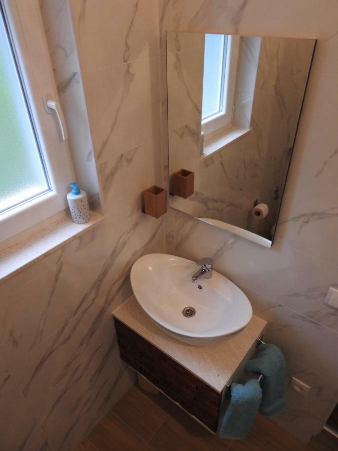 Sunrise Vid Apartment Dugi Rat Luaran gambar